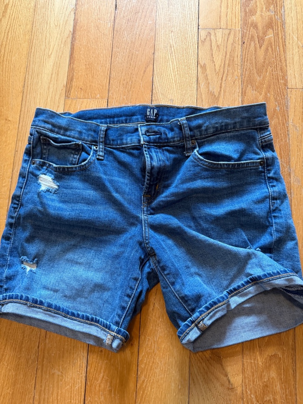 GAP Women's Dark Blue Distressed Denim Rolled-Hem Shorts 5 inch size 29